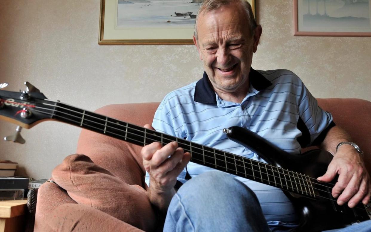 Der ehemalige Beatles-Bassist Chas Newby ist gestorben. Er wurde 81 Jahre alt. (Bild: BPM Media)