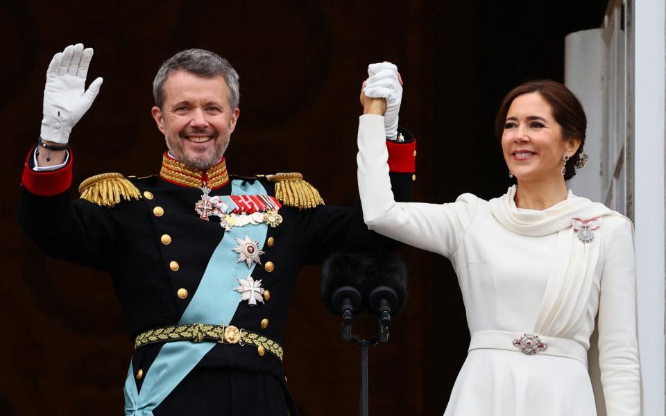 Soeren Le Schmidt created the white dress worn by Queen Mary for her husband's proclamation