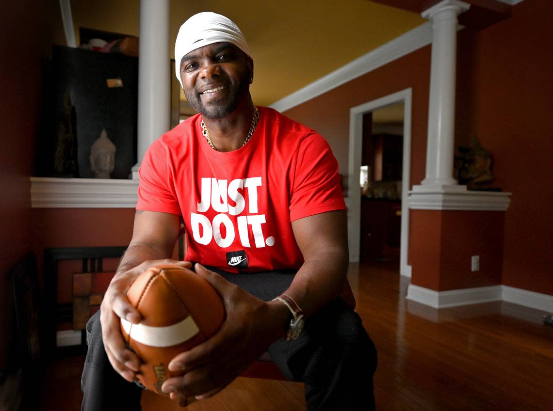 Anthony Wright was a South Carolina quarterback in the late 1990s and played in the NFL. Wright was shot four times in a domestic dispute in the summer of 2019. Wright is bouncing back and is a full time dad now. He has three children including a son who is a quarterback in high school.