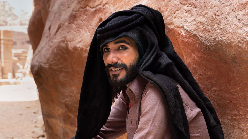 A Bedouin man wearing traditional kohl, photographed in the ancient Jordanian city of Petra. - Alessandro Bigazzi/Alamy Stock Photo