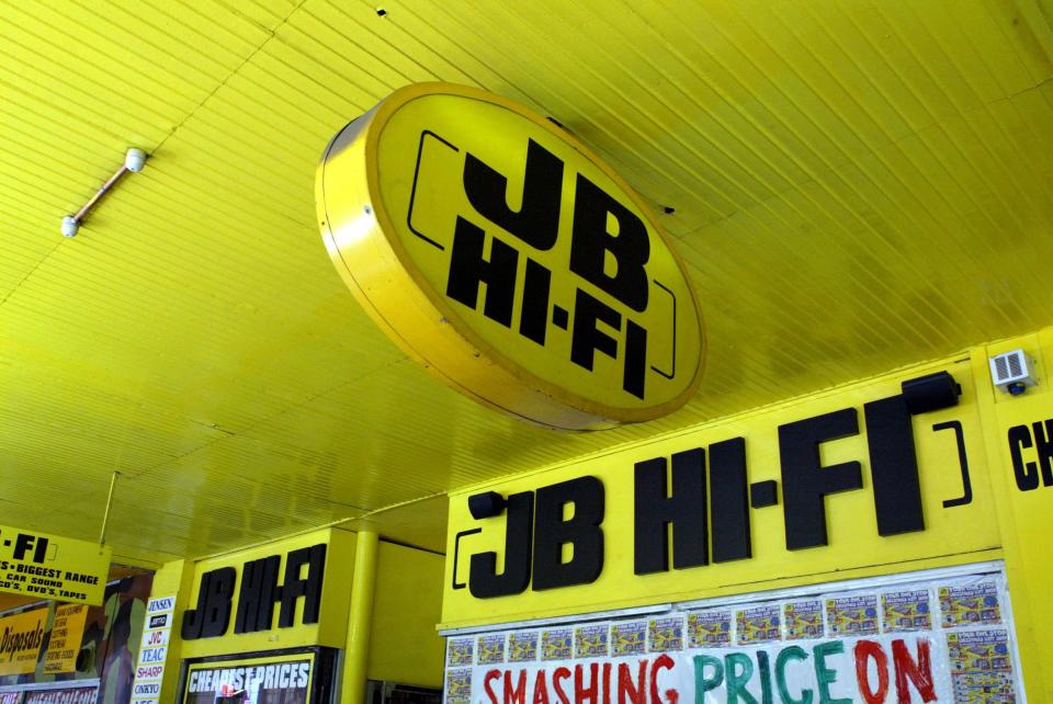 (AUSTRALIA OUT) Exterior of a JB Hi-Fi store, 17 December 2003. AFR Picture by JAMES DAVIES (Photo by Fairfax Media via Getty Images via Getty Images)