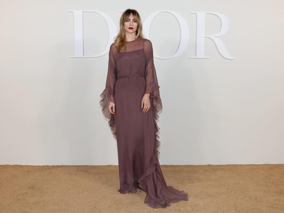 Suki Waterhouse attends the Dior Fall 2023 Menswear Collection on December 3, 2022.