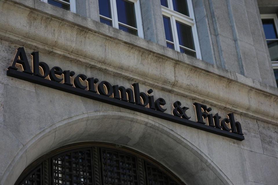 16) Abercrombie & Fitch