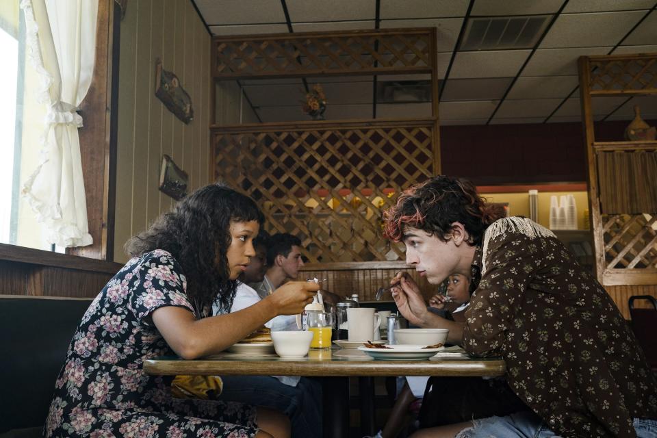 BONES AND ALL, from left: Taylor Russell, Timothee Chalamet, 2022. ph: Yannis Drakoulidis / © MGM / Courtesy Everett Collection