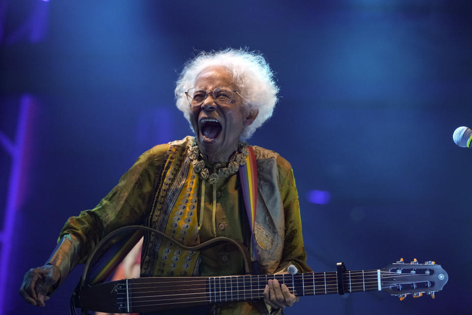 FILE - Brazilian singer Catia de Franca, 77, belts out a tune at a warehouse converted into a venue for independent artists in Sao Paulo, Brazil, April 19, 2024. It took almost half a century for de França to find her audience. Her belated fame largely reflects a revival taking place in Brazil, where vinyl records outsold CDs and DVDs for the first time last year. (AP Photo/Andre Penner, File)