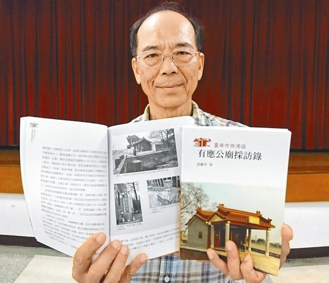 67歲的許平是台南市知名文史工作者。（莊曜聰攝）