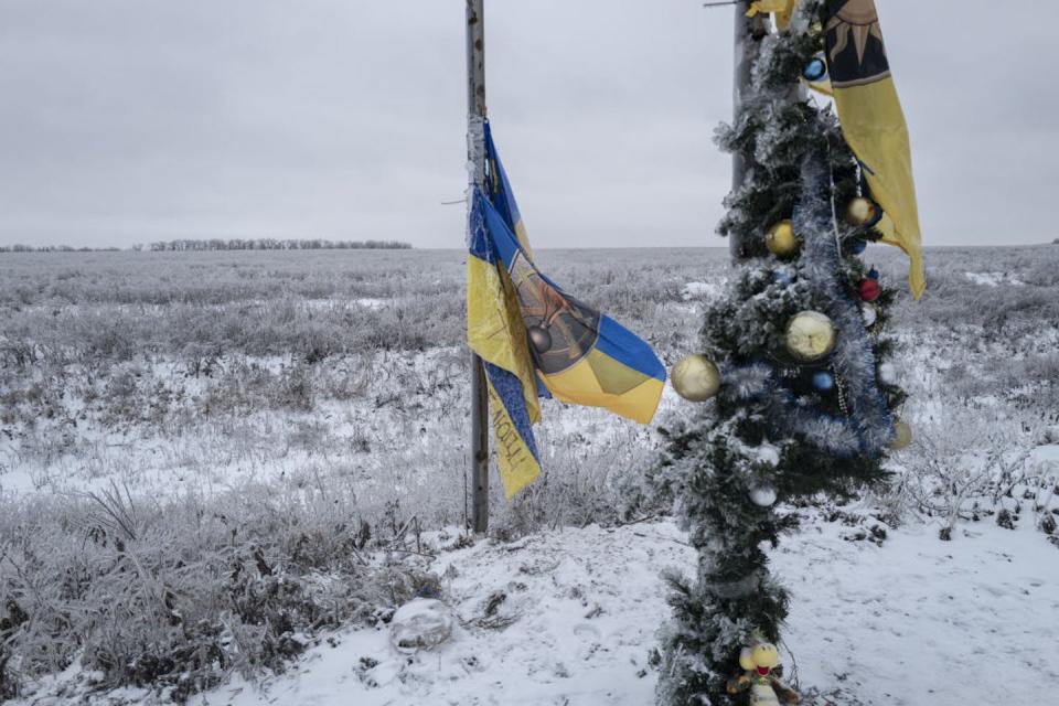 A Christmas tree close to the front line, amid intense fighting, near Bakhmut, Ukraine, in December 2023. <a href="https://www.gettyimages.com/detail/news-photo/view-of-a-christmas-tree-5-km-from-the-front-line-as-news-photo/1850685504?adppopup=true" rel="nofollow noopener" target="_blank" data-ylk="slk:Marek M. Berezowski/Anadolu via Getty Images;elm:context_link;itc:0;sec:content-canvas" class="link ">Marek M. Berezowski/Anadolu via Getty Images</a>