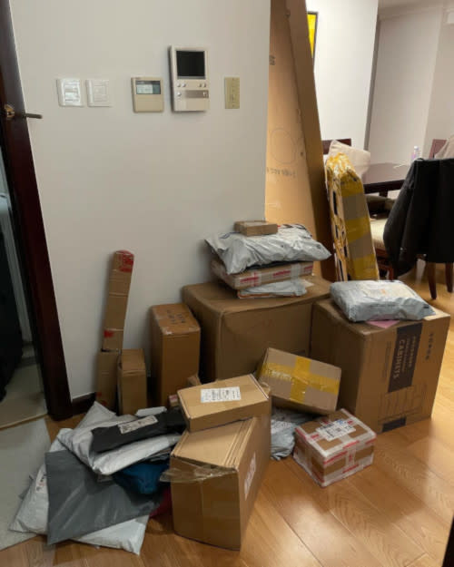  The actress reveals the many packages and boxes that were delivered at her door