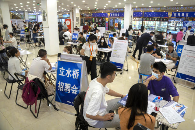 走進中國〉畢業季到了中國就業市場三大趨勢