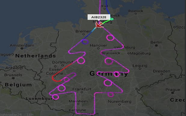 A pilot flying an Airbus A380 drew a Christmas tree over Germeny  - Flightradar24