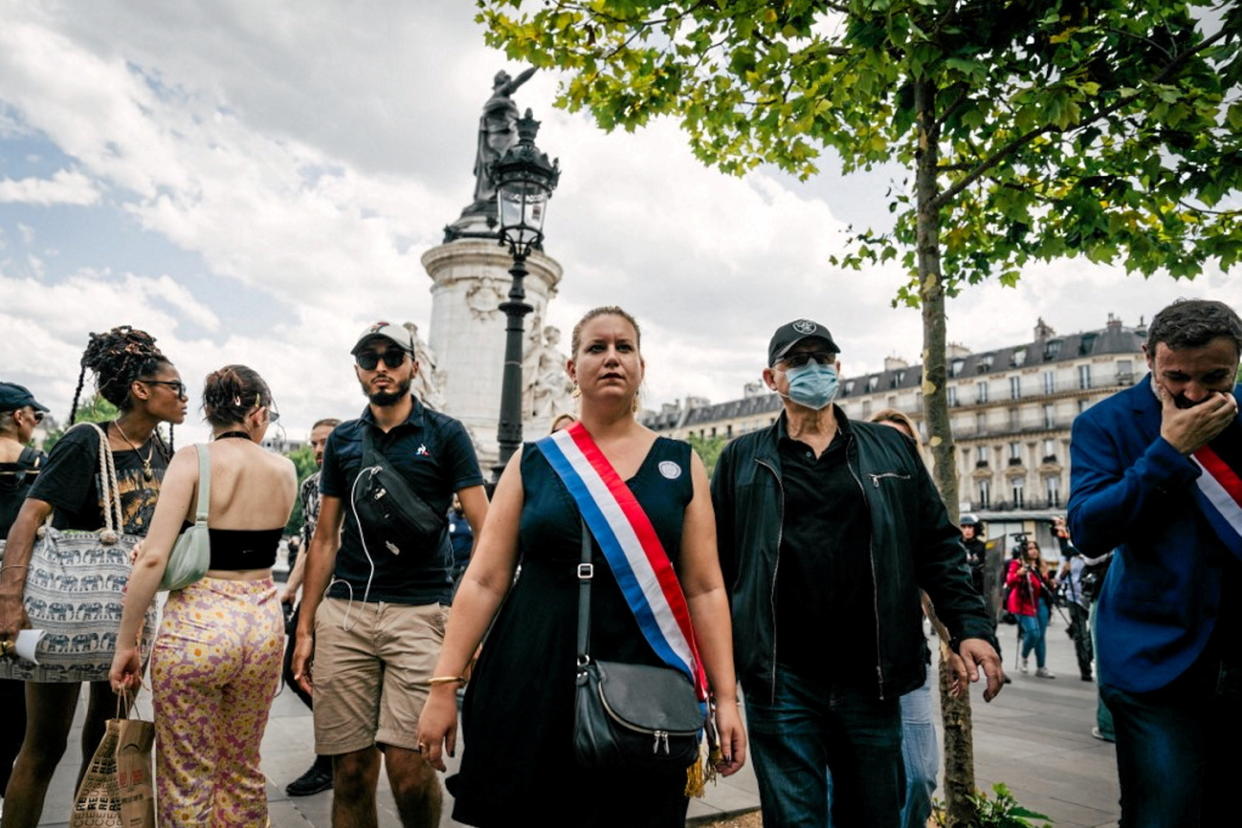 Mathilde Panot et d'autres élus de gauche se sont rendus à la marche interdite pour Adama Traoré.  - Credit:XOSE BOUZAS/Hans Lucas/ Hans Lucas via AFP