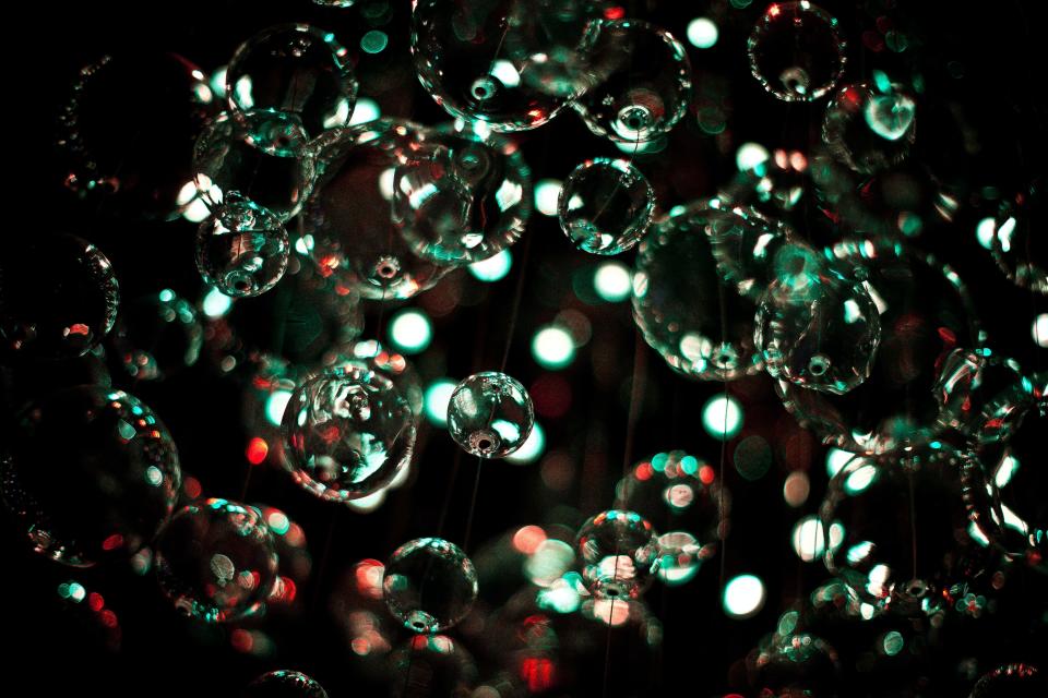 <span class="caption">Certains marchés dans le monde sont entrés dans une phase d’exubérance, caractéristique des bulles spéculatives.</span> <span class="attribution"><a class="link " href="https://unsplash.com/photos/090HzQiGPXI" rel="nofollow noopener" target="_blank" data-ylk="slk:Unsplash;elm:context_link;itc:0;sec:content-canvas">Unsplash</a>, <a class="link " href="http://creativecommons.org/licenses/by-sa/4.0/" rel="nofollow noopener" target="_blank" data-ylk="slk:CC BY-SA;elm:context_link;itc:0;sec:content-canvas">CC BY-SA</a></span>