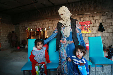 Displaced women and children from the minority Yazidi sect, who were kidnapped by Islamic State militants of Tal Afar but managed to escape, are seen at a house in Duhok province, northern Iraq, November 24, 2016. Picture taken November 24, 2016. REUTERS/Ari Jalal