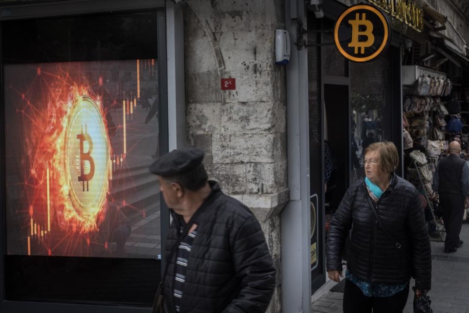 2021年10月，土耳其伊斯坦堡街頭一家Bitcoin交易所。