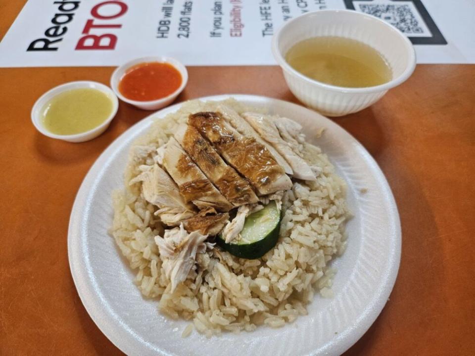 hengheng - plate of chicken rice