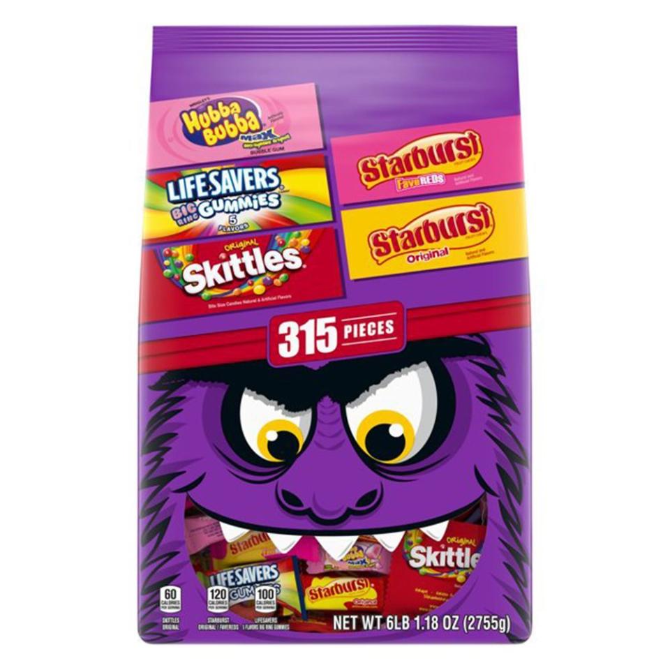 <p><strong>Mars Wrigley Variety</strong></p><p>walmart.com</p><p><strong>$21.98</strong></p><p>Stock up now so you can offer your trick-or-treaters some mouthwatering treats like Starburst and the classic Hubba Bubba. This variety bag includes 315 individually wrapped pieces of chewy, flavorful candy.</p>