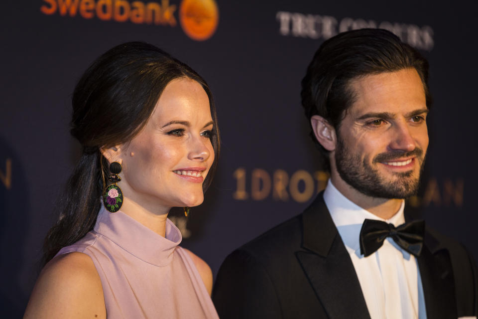 <p>Le prince Carl Philip et la princesse Sofia de Suède ne prendront pas part à l’office religieux et encore moins au repas. Crédit photo : Getty Images </p>