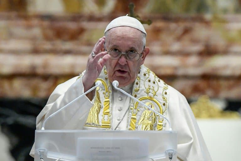 Le pape François lors de la bénédiction Urbi et Orbi à la basilique Saint-Pierre le 4 avril 2021 - Filippo MONTEFORTE                   © 2019 AFP