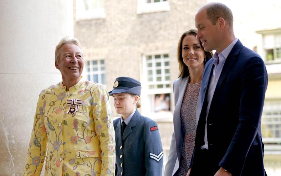 Cambridges unveil their first official portrait to celebrate 10 years as Duke and Duchess - Joe Giddens /PA