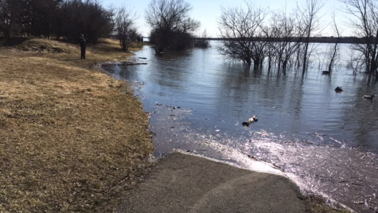 Easter weekend rainfall washes out streets, paths around Ottawa-Gatineau