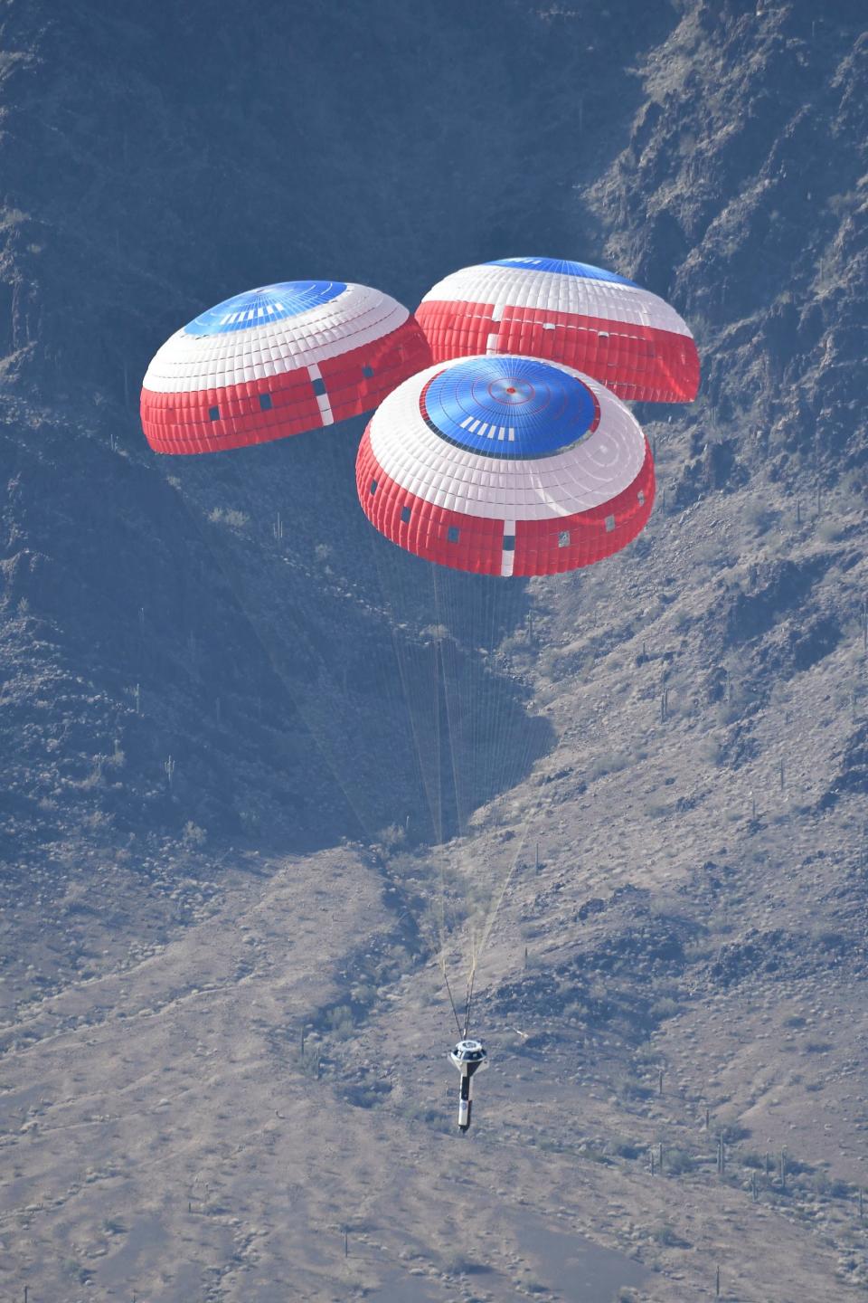 boeing cst 100 starliner spaceship parachute deployment test nasa commercial crew program ccp KSC 20180222 PH_NAS01_0005_orig