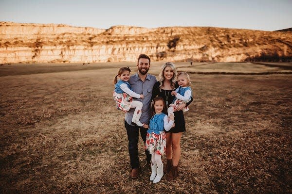 The grandson of former Carlsbad Mayor Bob Forrest won a seat on the Carlsbad City Council. Jeff Forrest defeated Ward 2 incumbent Leo Estrada.