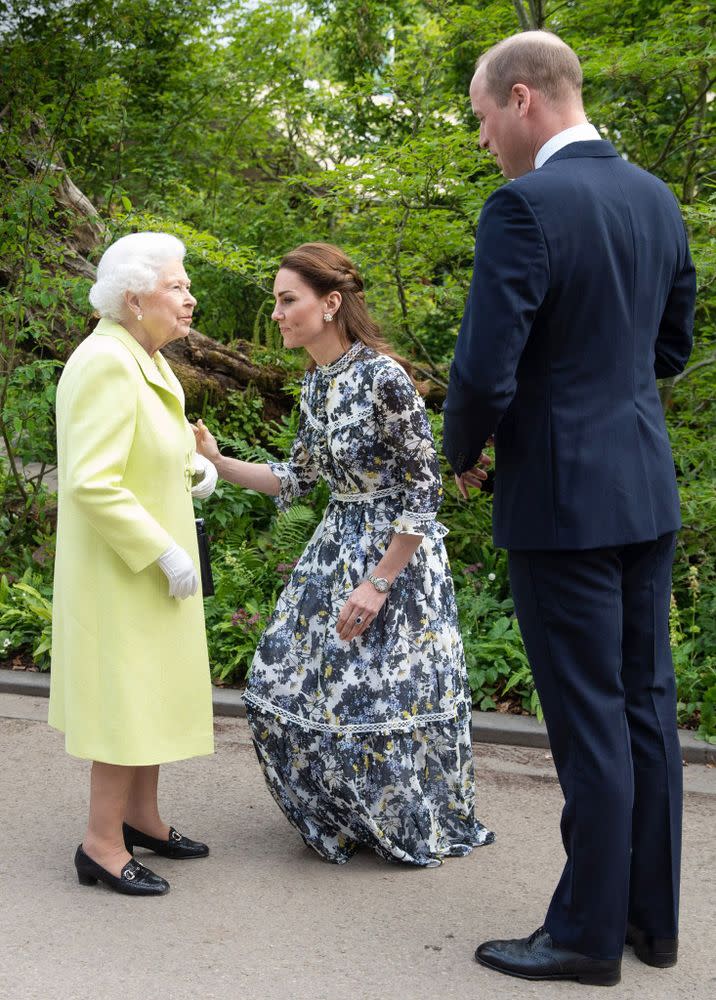 Queen Elizabeth, Kate Middleton and Prince William | SUZANNE PLUNKETT/RHS CHELSEA FLOWER SHOW HANDOUT/EPA-EFE/REX/Shutterstock