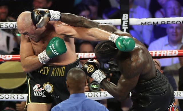 Wilder caught Fury with a big right hand in the early stages 