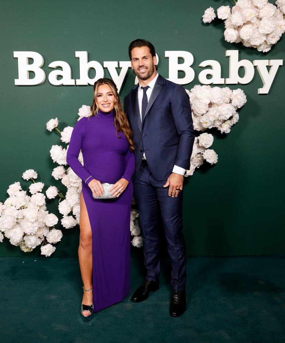 Pregnant Jessie James Gushes Over Eric Decker for Doting on Her Ahead of Baby No 4 He s Amazing