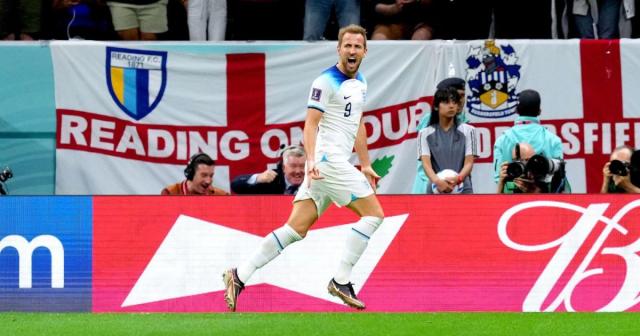 Reading FC supporters spot what Harry Kane did after England goal