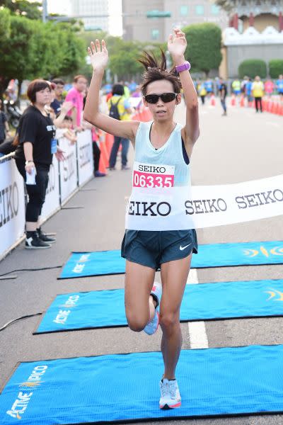 不受高燒影響，台北世大運女子半馬銅牌選手曹純玉再度拿下SEIKO城市路跑賽女子組冠軍。(主辦單位提供)