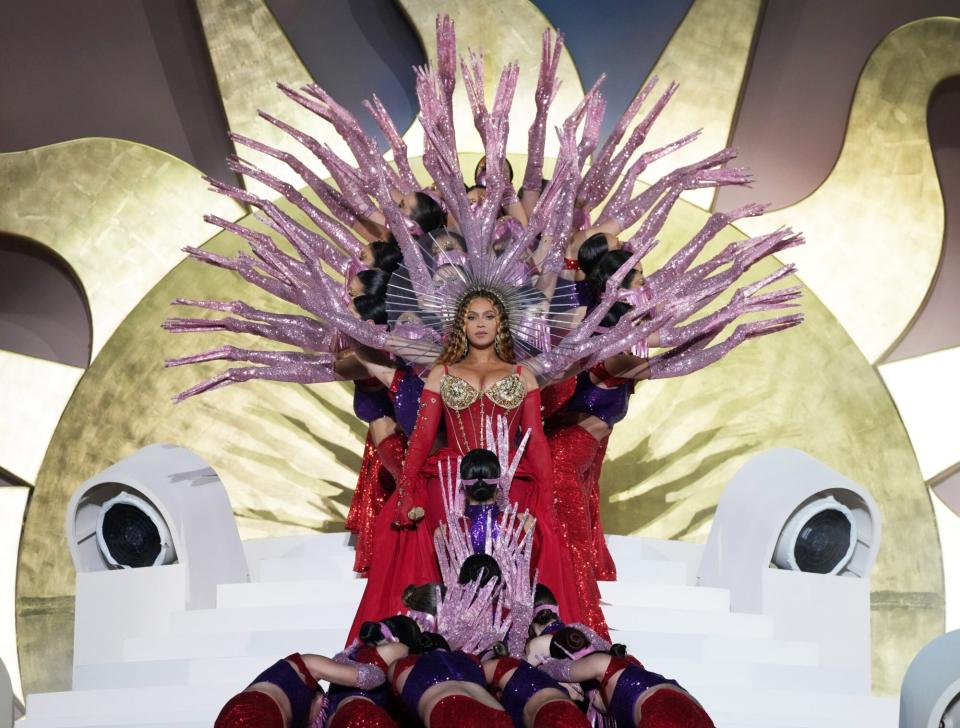DUBAI, UNITED ARAB EMIRATES - JANUARY 21: Beyoncé performs on stage headlining the Grand Reveal of Dubai’s newest luxury hotel, Atlantis The Royal on January 21, 2023 in Dubai, United Arab Emirates. (Photo by Kevin Mazur/Getty Images for Atlantis The Royal)