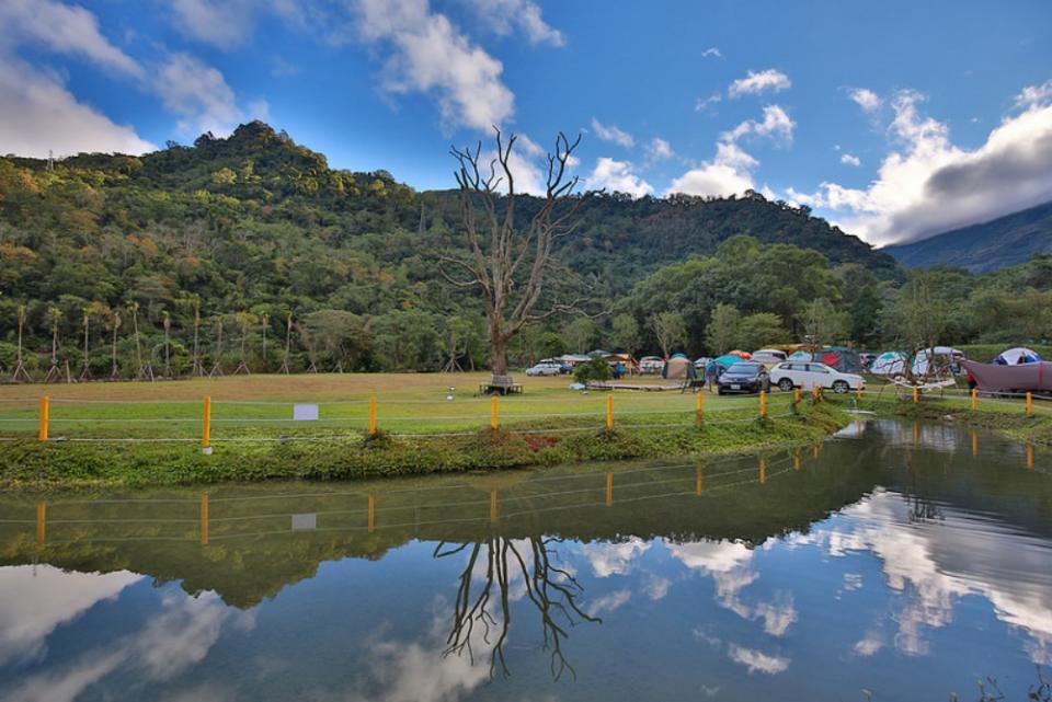 露營地風景秀麗，鄰近內灣觀光老街。