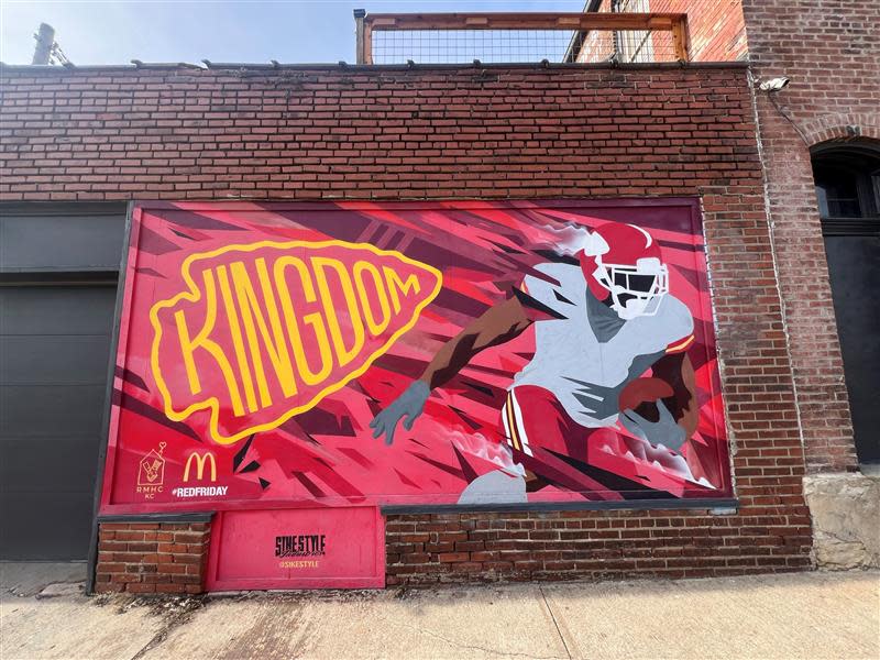 A Chiefs Kingdom mural at 18th and Locust streets in Kansas City. (FOX4 photo)