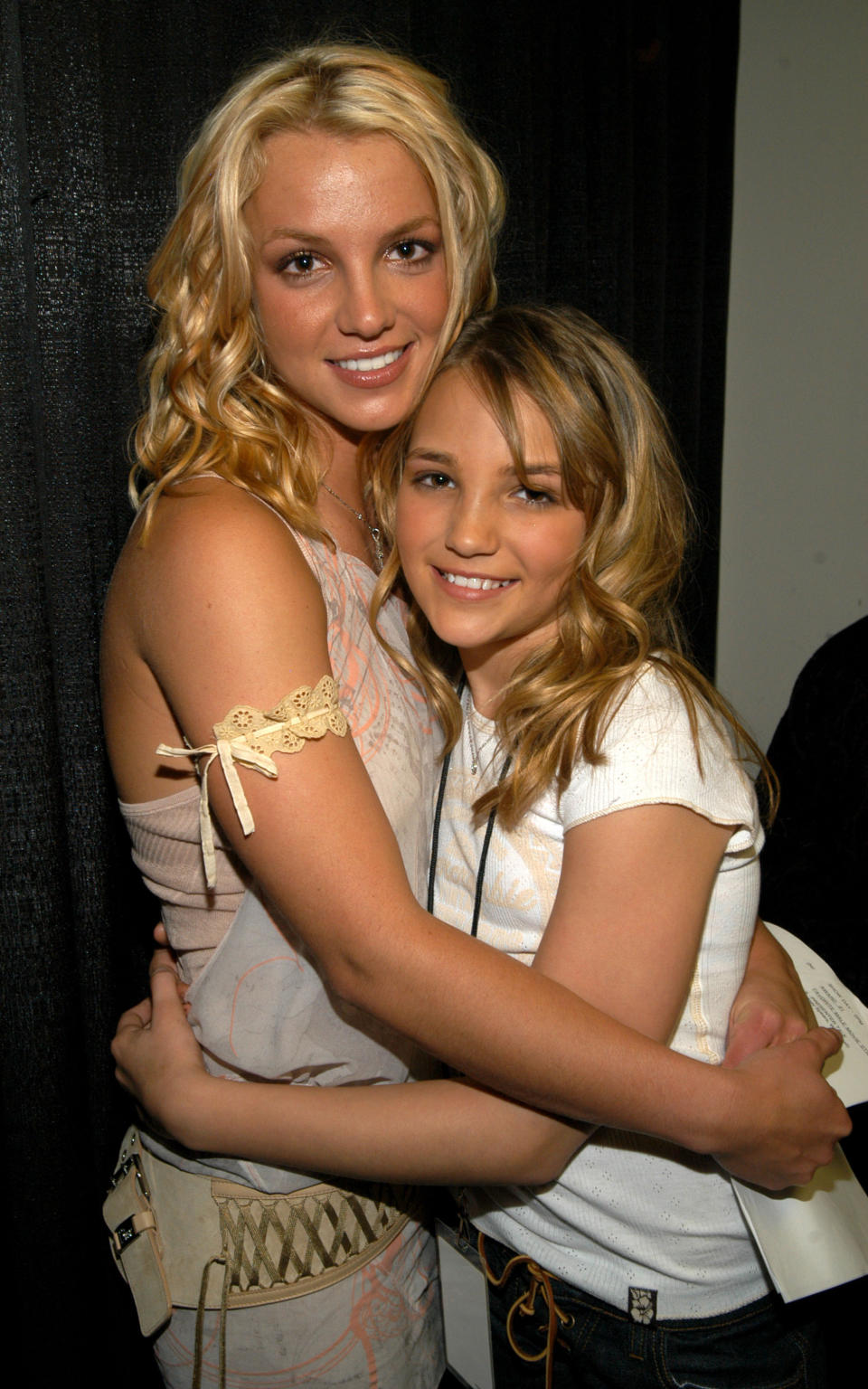 Jamie Lynn Spears Cries Over Older Sister Britney in Emotional Interview