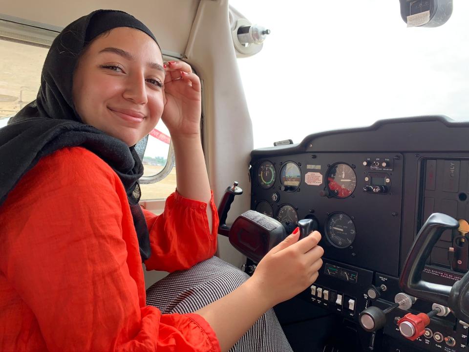<h1 class="title">United Kingdom. Maya Ghazal achieves her Private Pilot's License</h1><cite class="credit">Photo: ©UNHCR/Lana Corrine</cite>