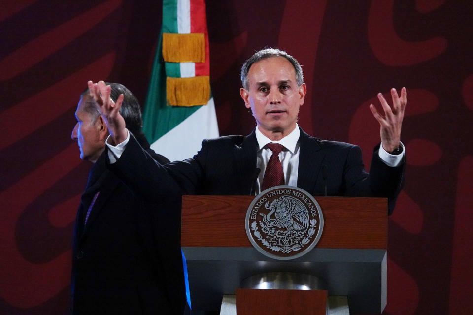 CIUDAD DE MÉXICO, 11ENERO2022.- Adán Augusto López, secretario de Gobernación, encabezó la conferencia matutina en representación del presidente Andrés Manuel López Obrador, quién el día de ayer confirmó estar infectado con el virus Sars-cov2. Asimismo, fue presentado el informe del Pulso de la Salud a cargo de: Jorge Alcocer, secretario de Salud, Hugo López-Gatell, subsecretario prevención y promoción de la salud; Marcelo Ebrard, secretario de Relaciones Exteriores; Delfina Gómez secretaria de Educación Pública; Luis Cresenco Sandoval, secretario de la Defensa Nacional, y Carlos Torres, secretario técnico del Gabinete y coordinador general de Programas Integrales para el desarrollo. FOTO: GALO CAÑAS/CUARTOSCURO.COM