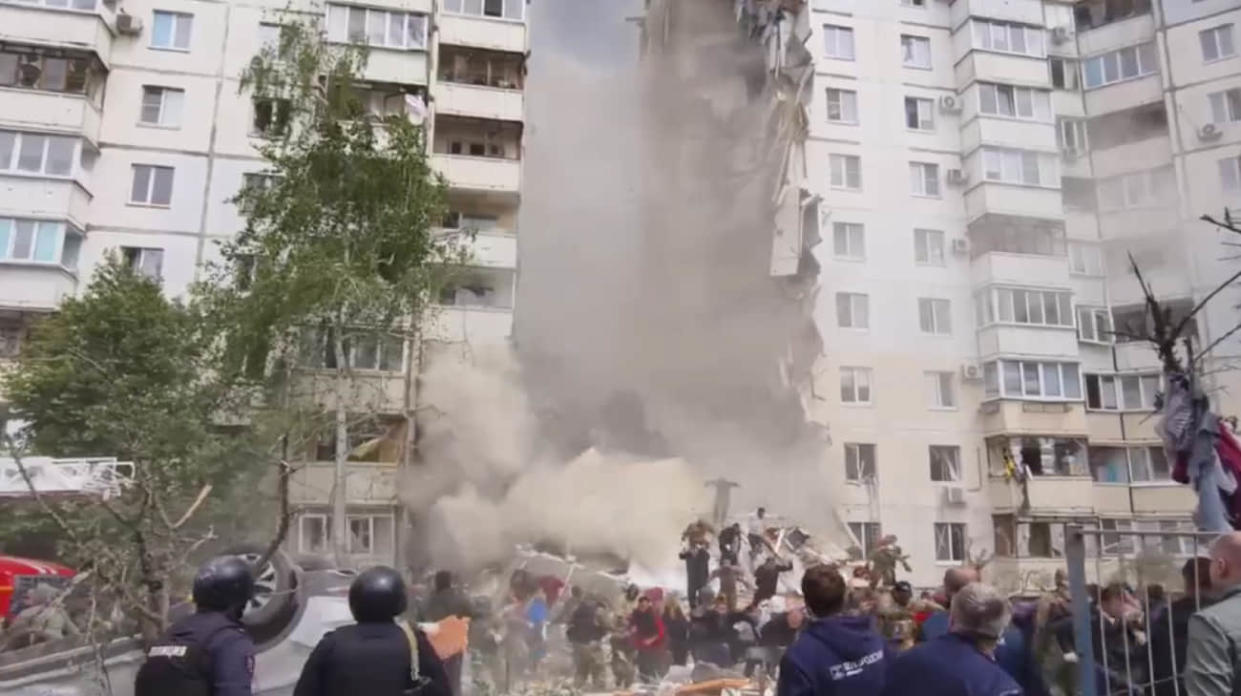 An entire stairwell of a 10-storey building collapsed in the Russian city of Belgorod. Photo: Telegram channel Zhest Belgorod