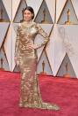 <p>Jessica Biel made a blinding entrance in an all gold sequin dress at the 89th Academy Awards.</p>