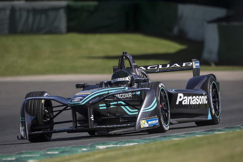 Panasonic Jaguar Racing 現已成功完成 21 天的測試，包括在多寧頓公園賽道進行的 FIA Formula E 電動方程式公開測試。