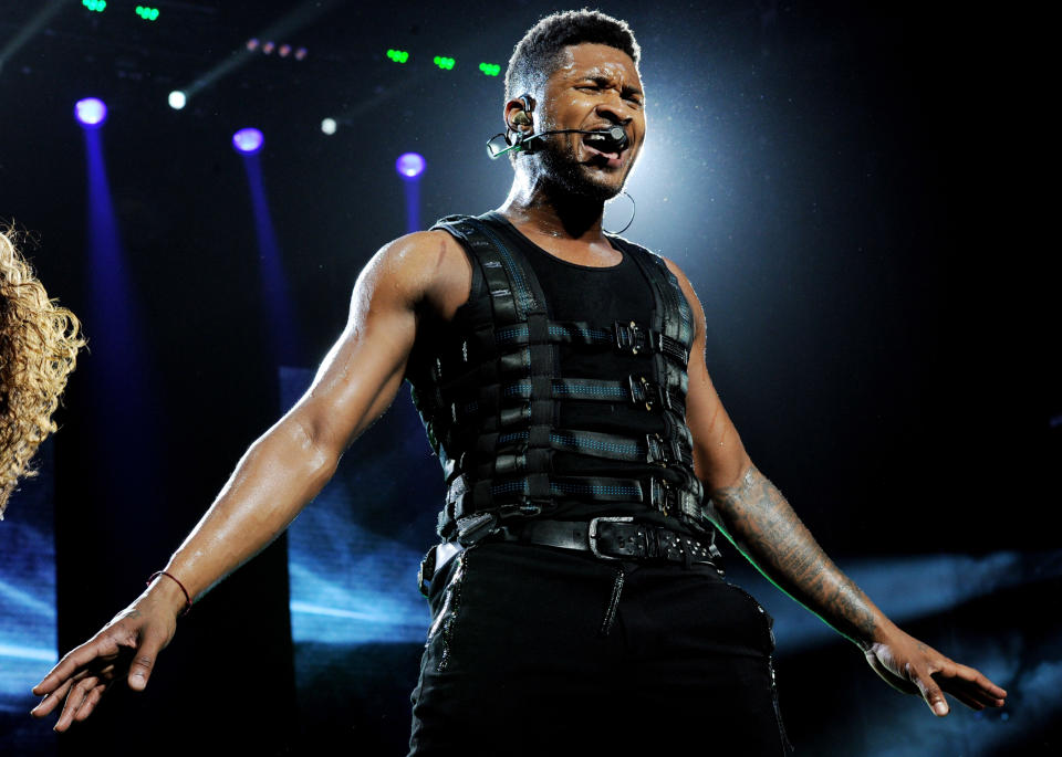 Usher & Akon Perform At The Staples Center