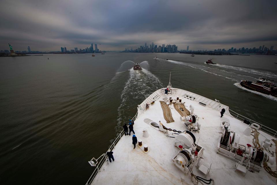 The hospital ship USNS Comfort transits the Hudson River Channel as the ship arrives in New York City in support of the nation's COVID-19 response efforts on March 30, 2020.