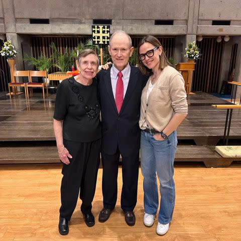 <p>Jennifer Garner Instagram</p> Jennifer Garner with her parents.