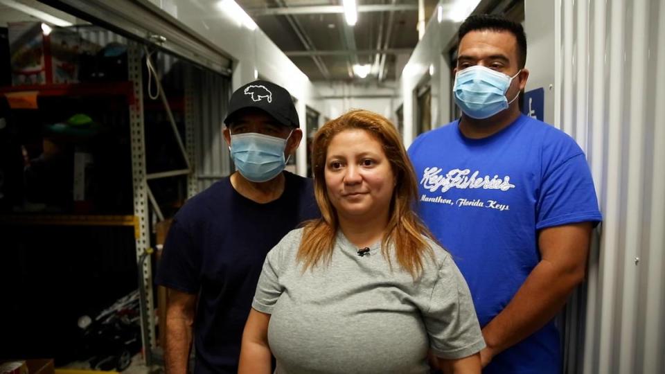 Roxana Segovia decidió huir de la crisis económica y la violencia política en Venezuela, junto con su esposo,Juan Diego Díaz, el suegro de ella, Manuel Angel Díaz, y sus dos hijos.