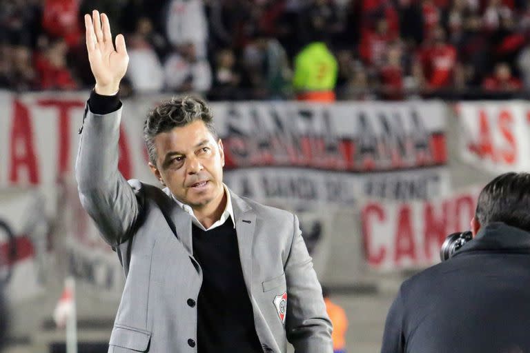 El saludo de Gallardo a los hinchas de River en el partido ante Banfield