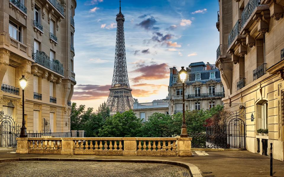 Dusk in Paris - Harald Nachtmann