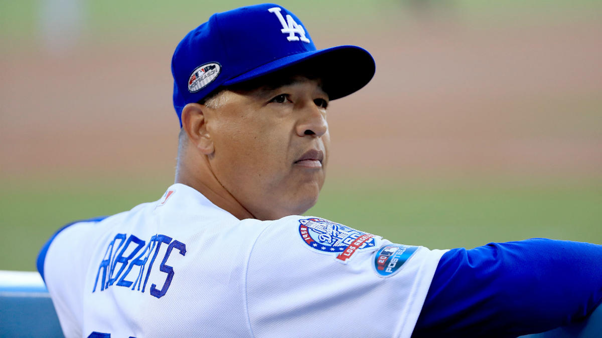 Dodgers manager Dave Roberts keeps close ties to the Bruins