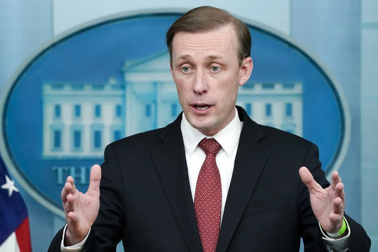 El asesor de seguridad nacional de la Casa Blanca, Jake Sullivan, habla durante una rueda de prensa en la Casa Blanca, el 11 de febrero de 2022, en Washington. (AP Photo/Manuel Balce Ceneta)