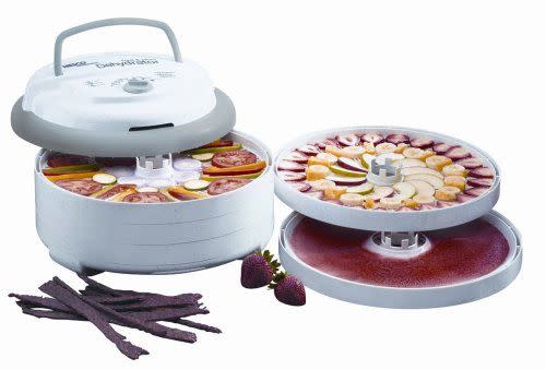 8) Nesco Snackmaster Pro Food Dehydrator