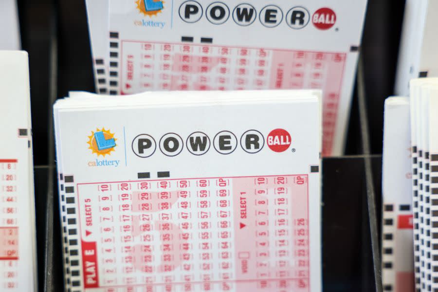 Winning Powerball ticket sold at local Giant Eagle